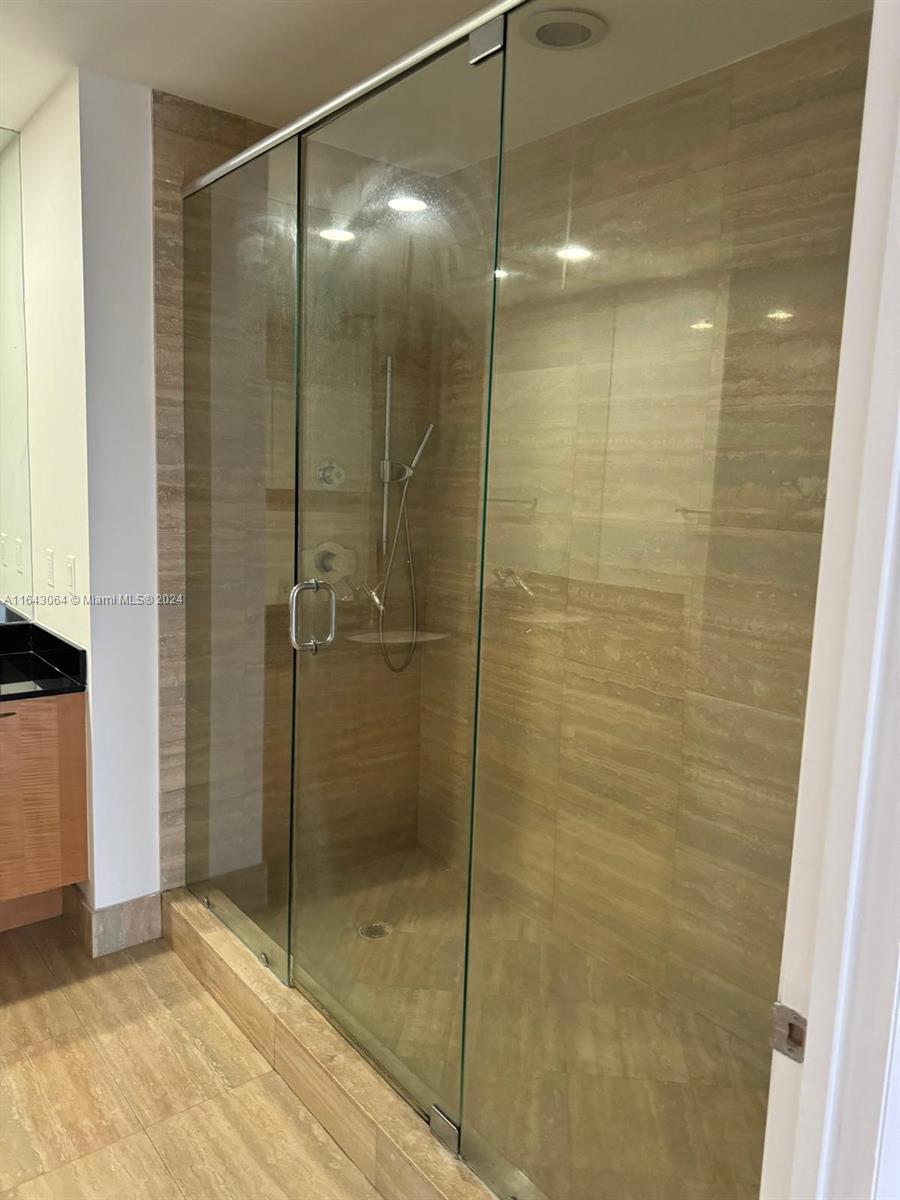 TDR TOWER III CONDO - Residential