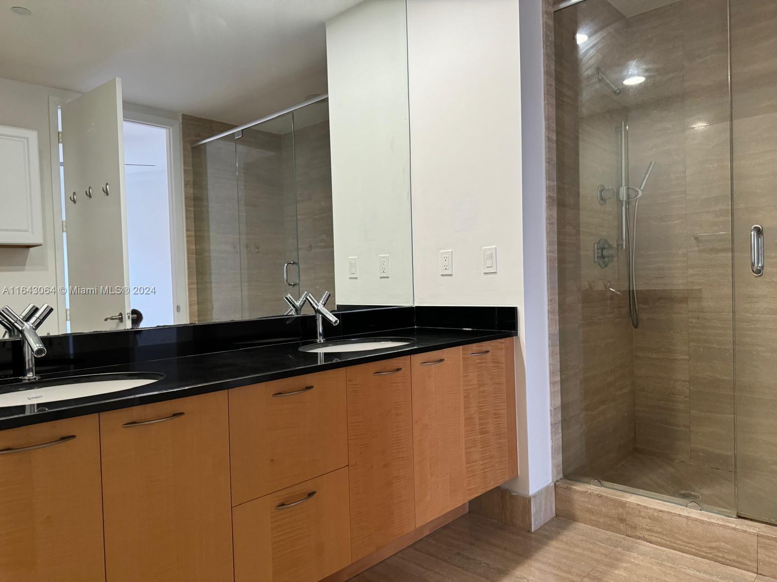 TDR TOWER III CONDO - Residential