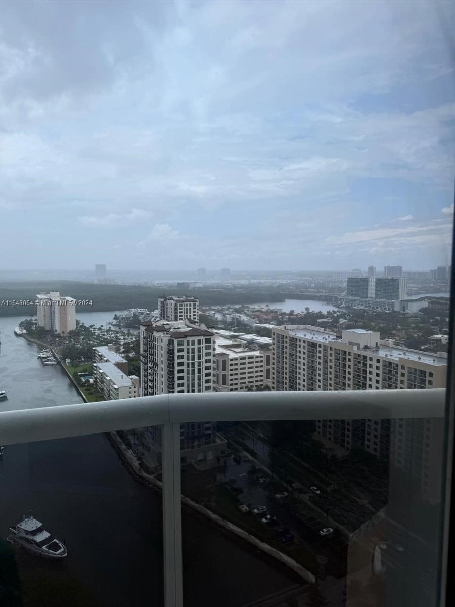 TDR TOWER III CONDO - Residential