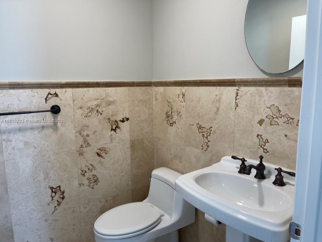 PALMHURST - Residential Lease
