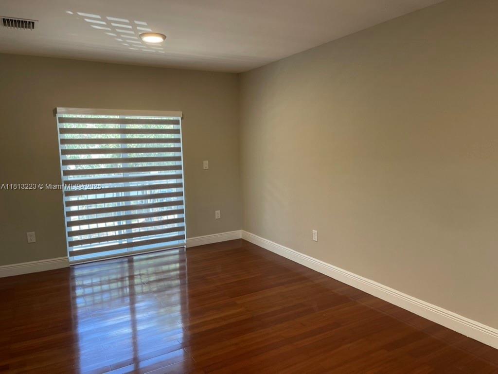 PALMHURST - Residential Lease