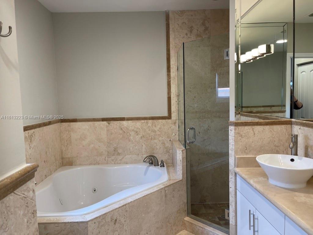PALMHURST - Residential Lease
