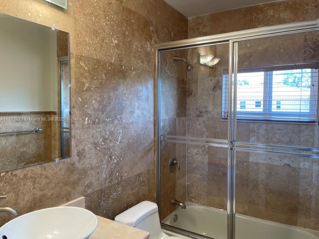 PALMHURST - Residential Lease