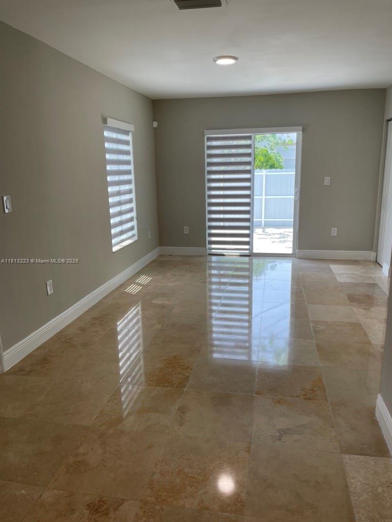 PALMHURST - Residential Lease