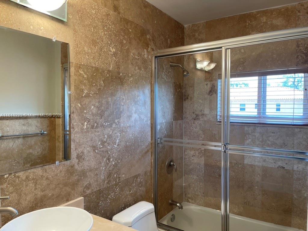 PALMHURST - Residential Lease