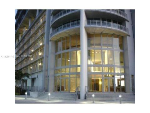 690 SW 1st Ct PHI-01 Miami FL 33130