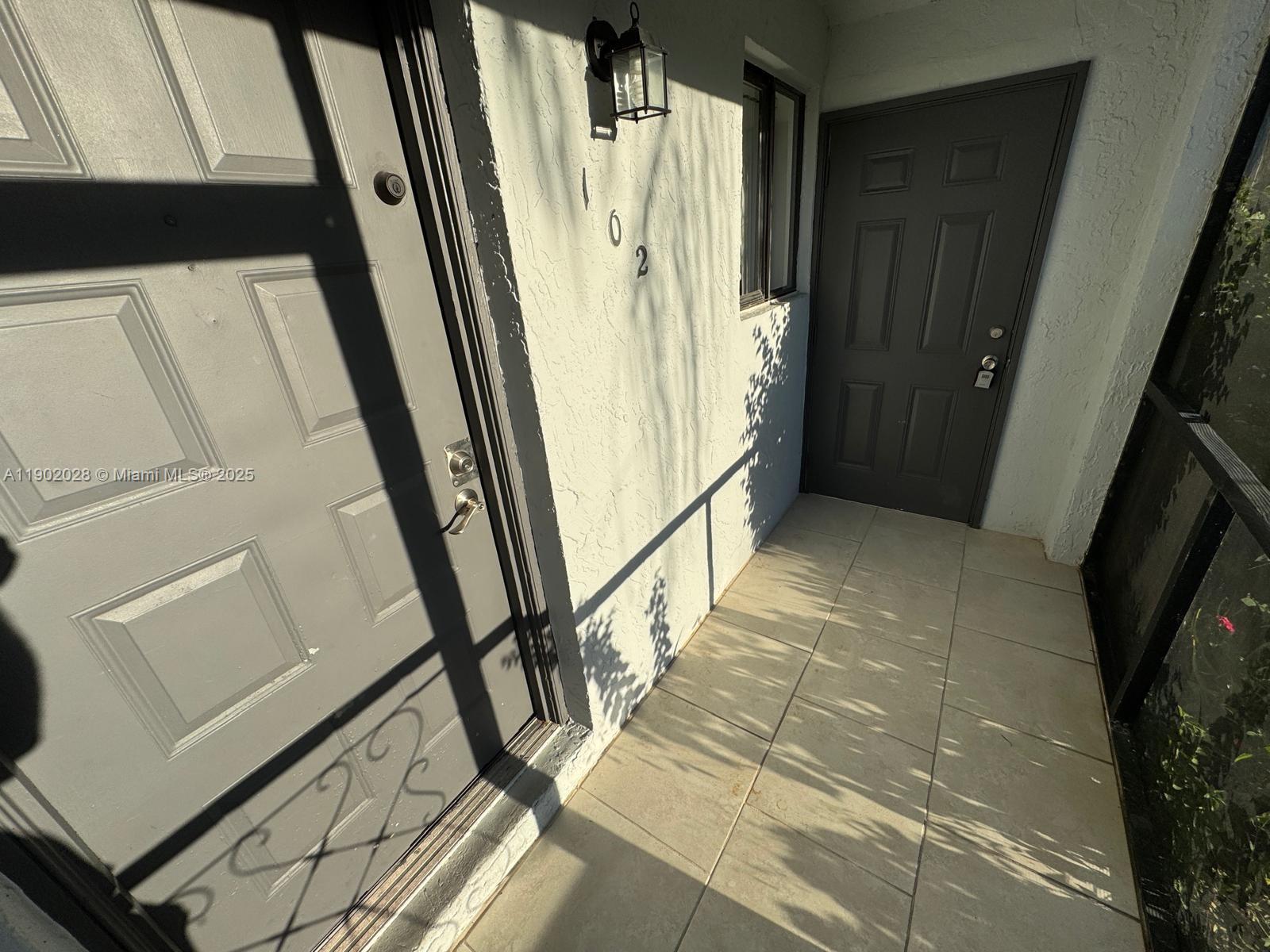 RACQUET CLUB VILLAGE APAR - Residential Lease