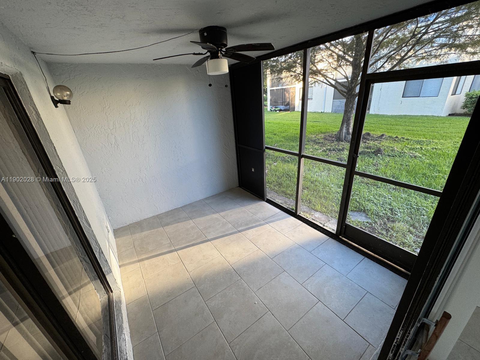 RACQUET CLUB VILLAGE APAR - Residential Lease