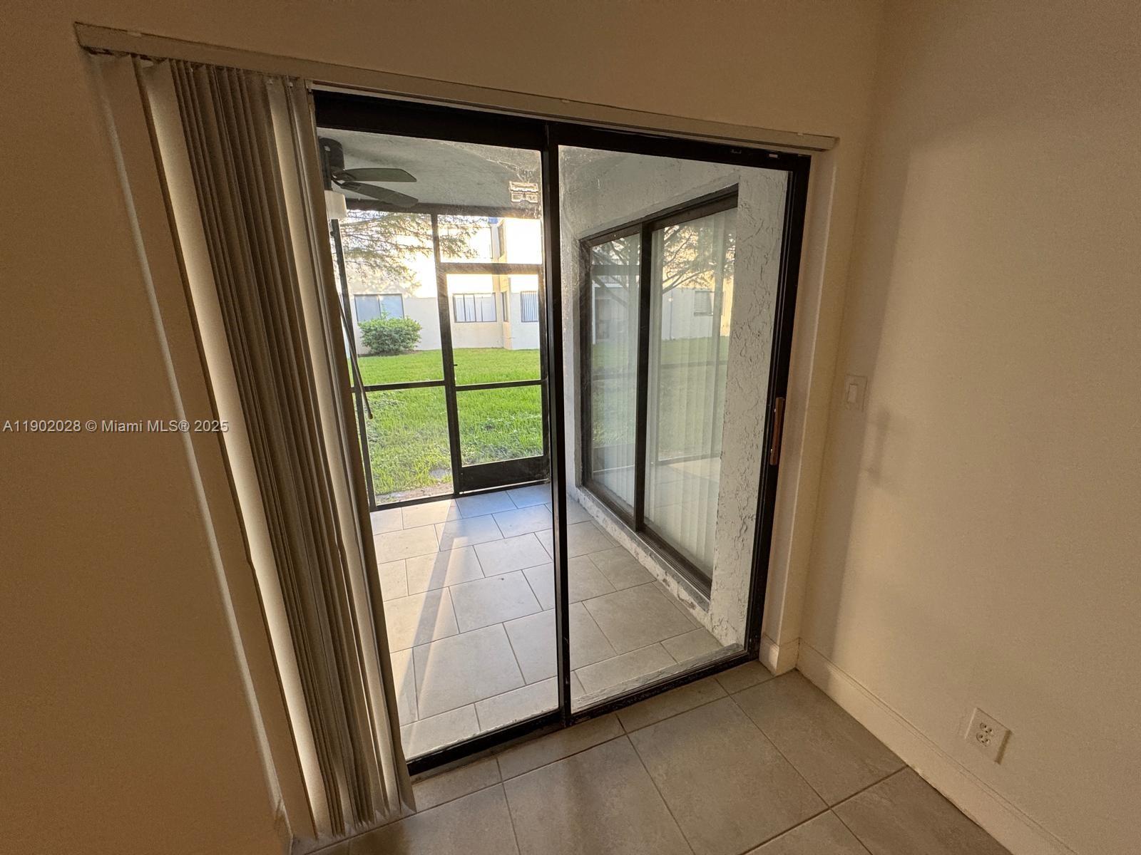 RACQUET CLUB VILLAGE APAR - Residential Lease