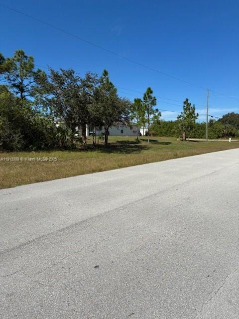 Port La Belle - Land