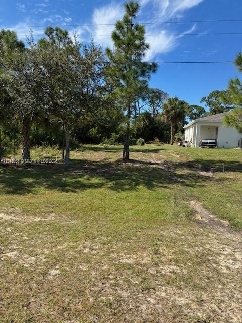 Port La Belle - Land