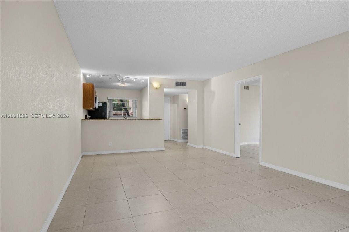 CONDO 5 OF SABAL PALM CON - Residential