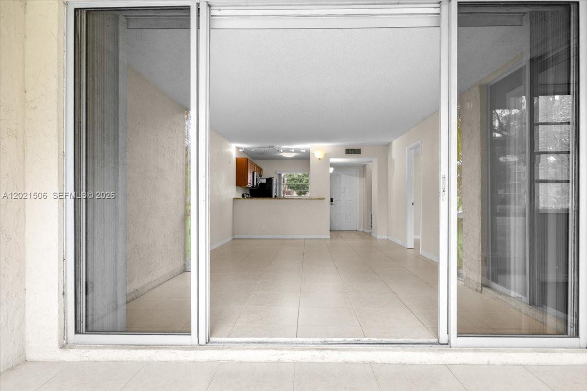 CONDO 5 OF SABAL PALM CON - Residential