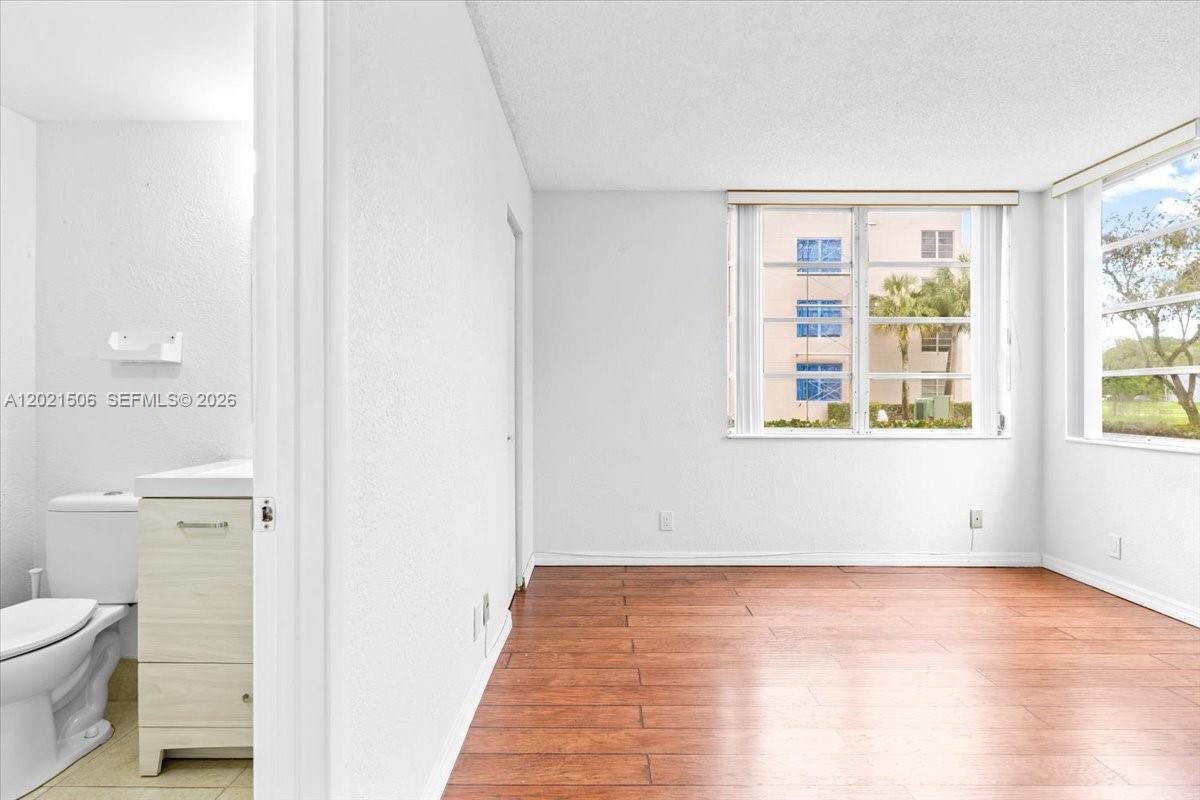 CONDO 5 OF SABAL PALM CON - Residential