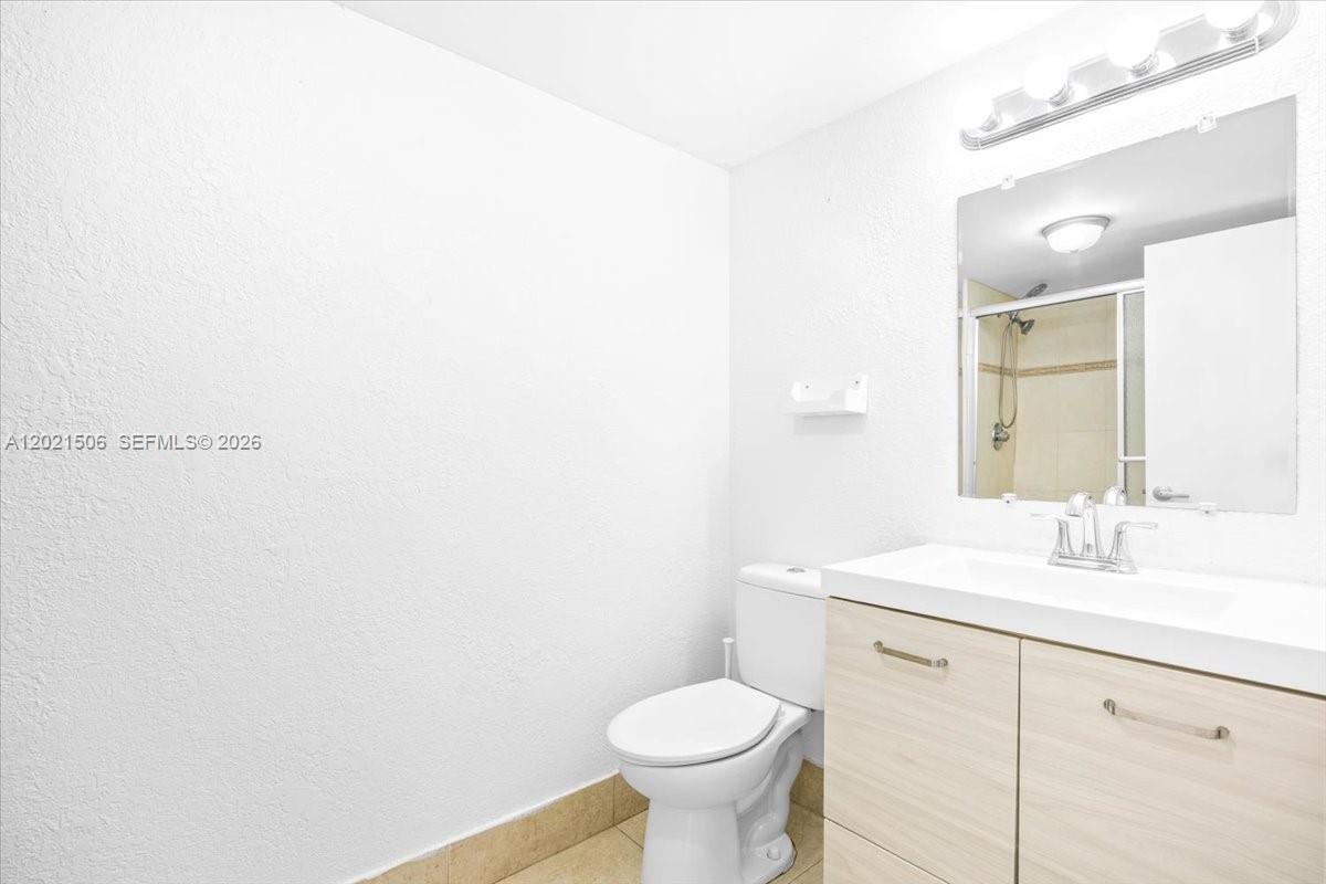 CONDO 5 OF SABAL PALM CON - Residential