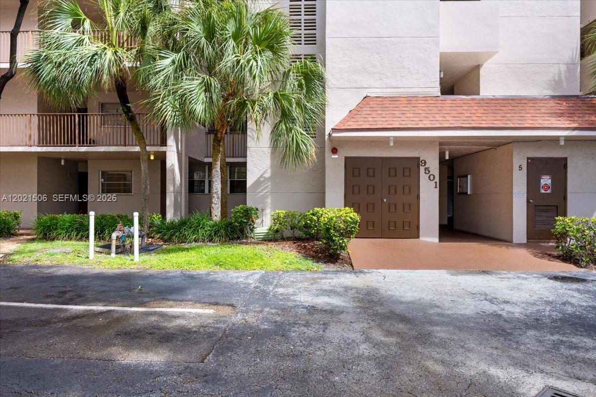 CONDO 5 OF SABAL PALM CON - Residential