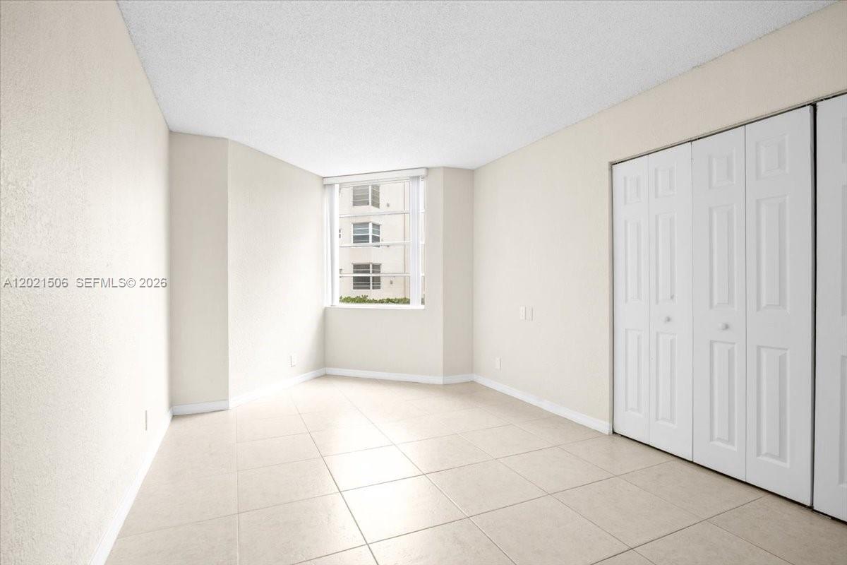 CONDO 5 OF SABAL PALM CON - Residential