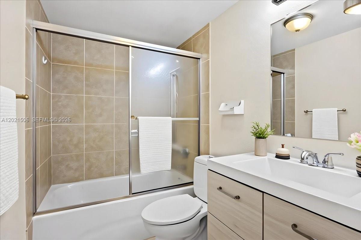 CONDO 5 OF SABAL PALM CON - Residential