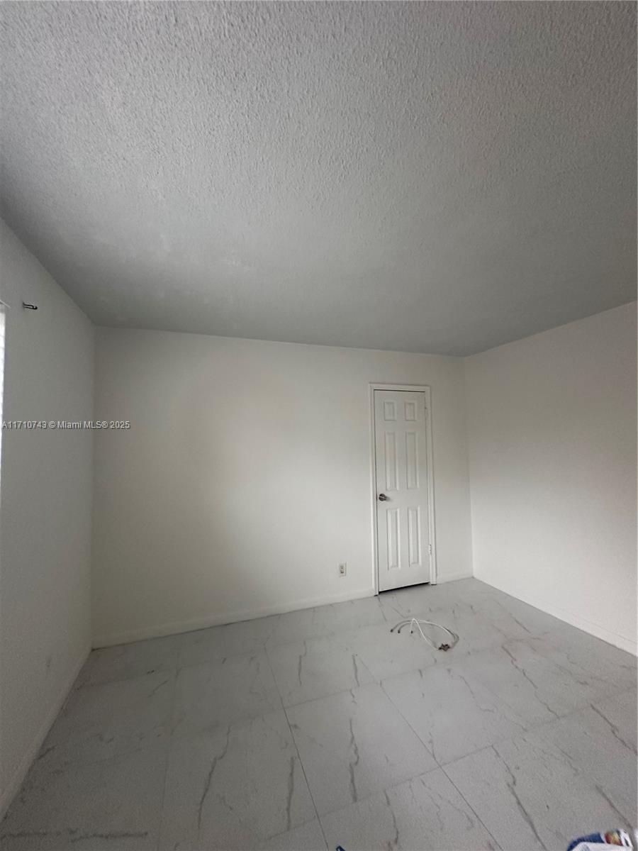 1733 Mayo St 2
