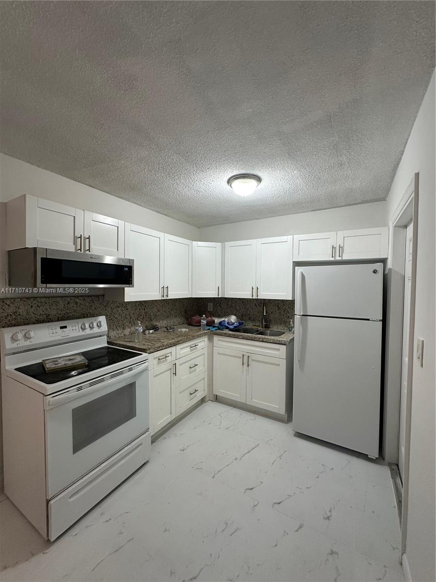 1733 Mayo St 2