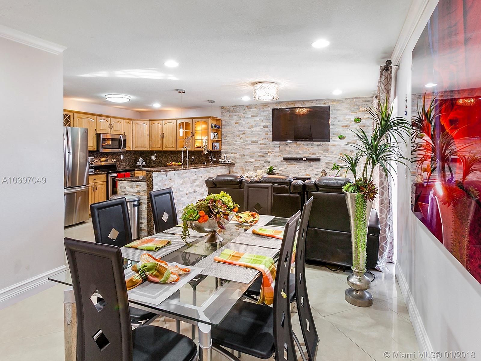 TAMIAMI LAKES SEC 3 - Residential