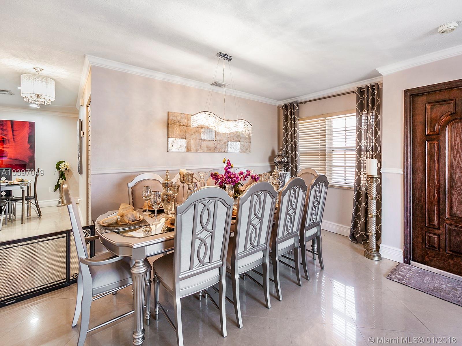 TAMIAMI LAKES SEC 3 - Residential