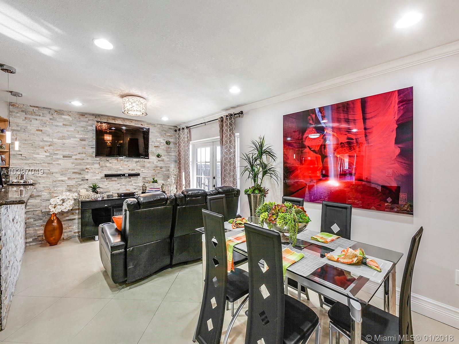 TAMIAMI LAKES SEC 3 - Residential