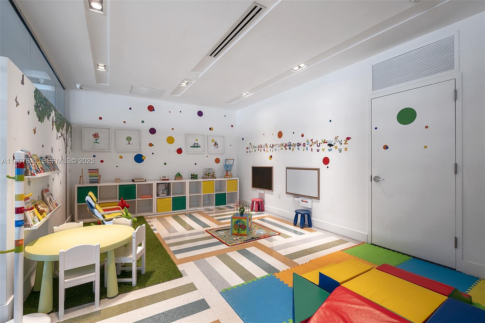 LE PARC AT BRICKELL CONDO - Residential