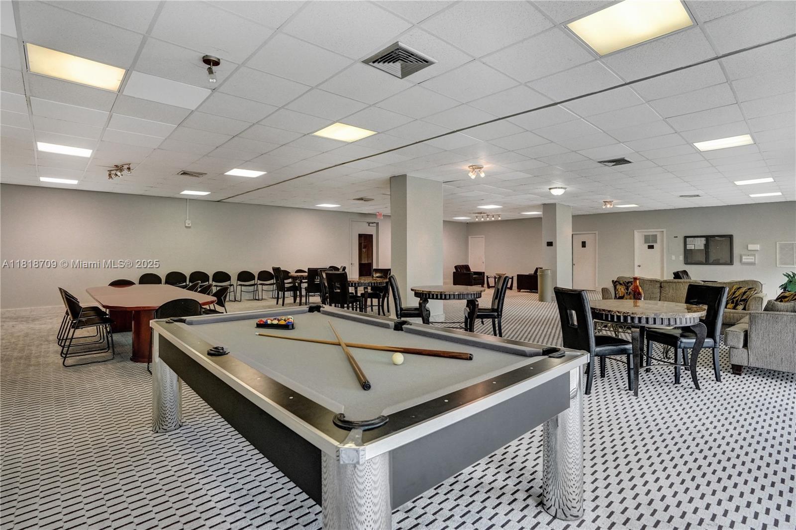 BAYVIEW TOWERS CONDO SOUT - Residential