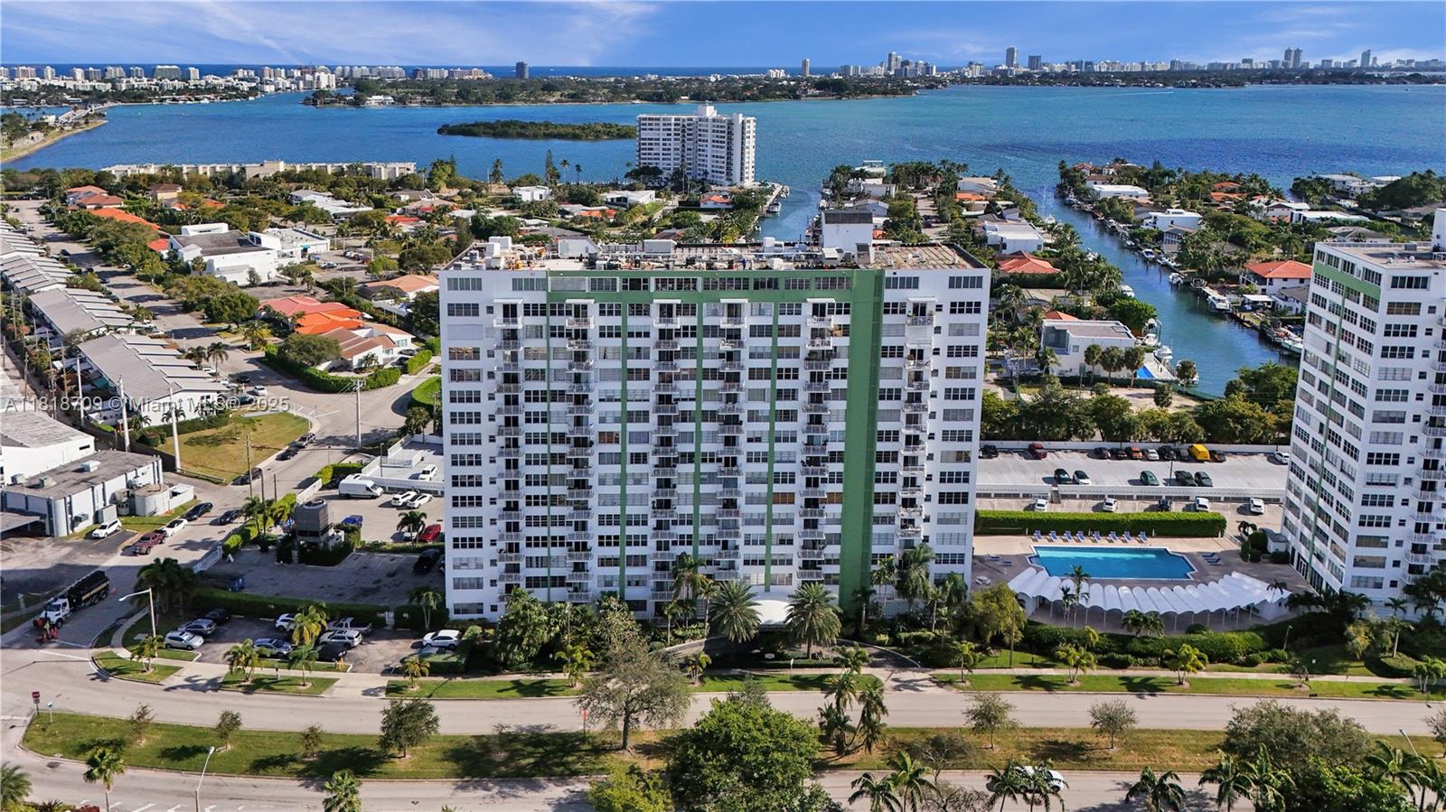 BAYVIEW TOWERS CONDO SOUT - Residential