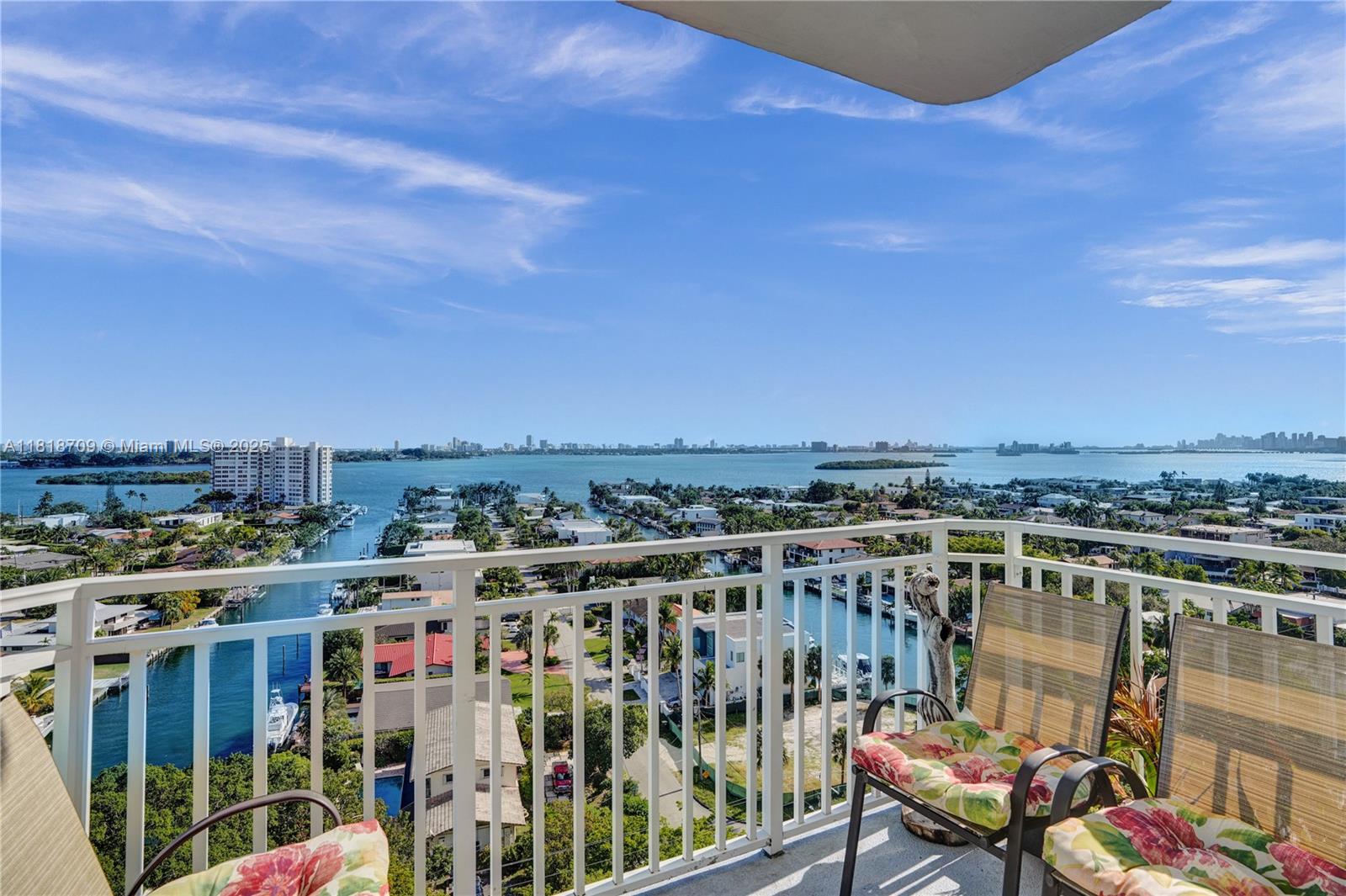 BAYVIEW TOWERS CONDO SOUT - Residential