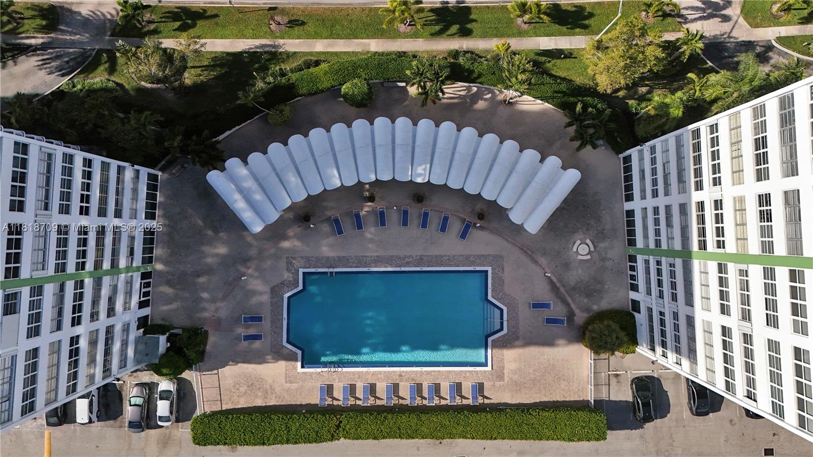 BAYVIEW TOWERS CONDO SOUT - Residential
