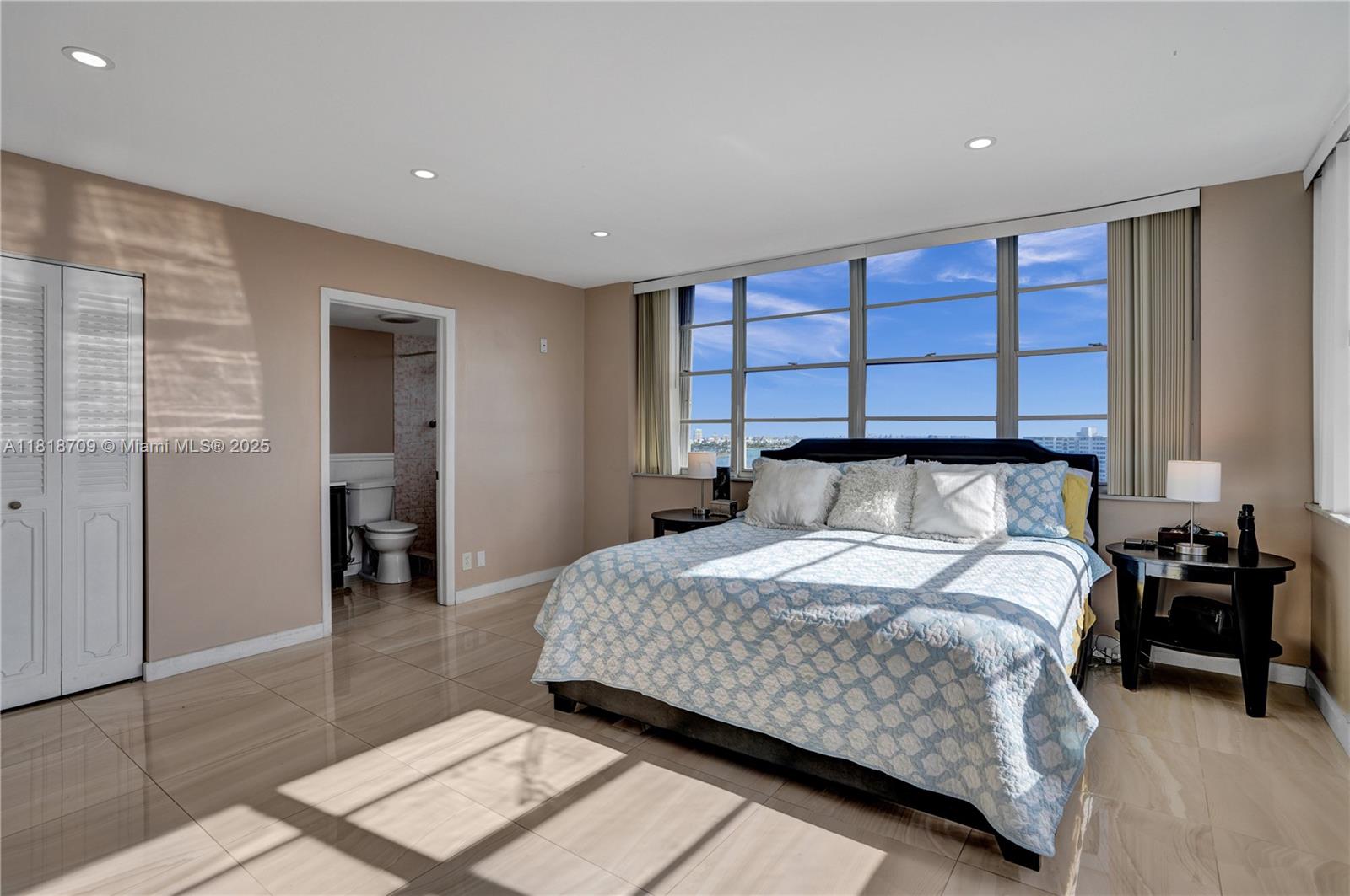 BAYVIEW TOWERS CONDO SOUT - Residential