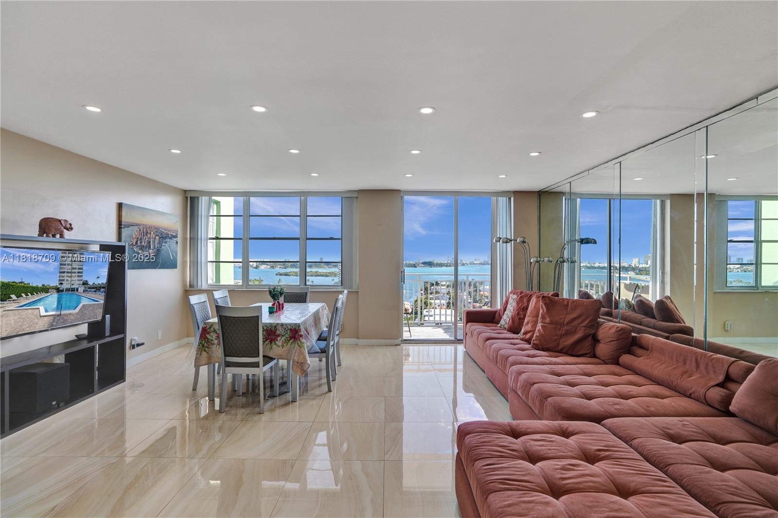 BAYVIEW TOWERS CONDO SOUT - Residential