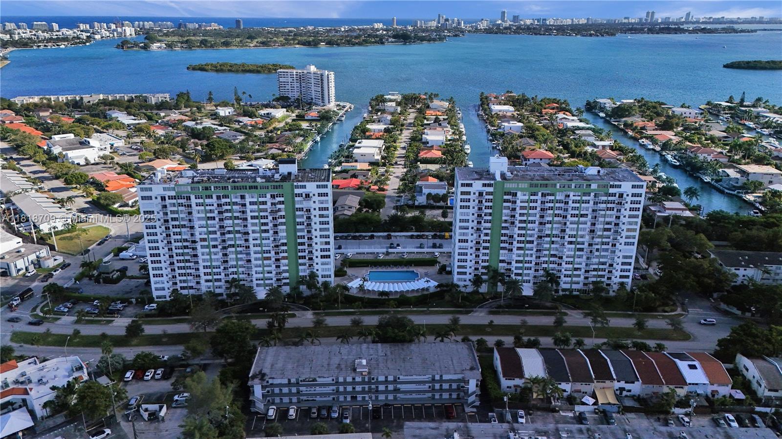BAYVIEW TOWERS CONDO SOUT - Residential