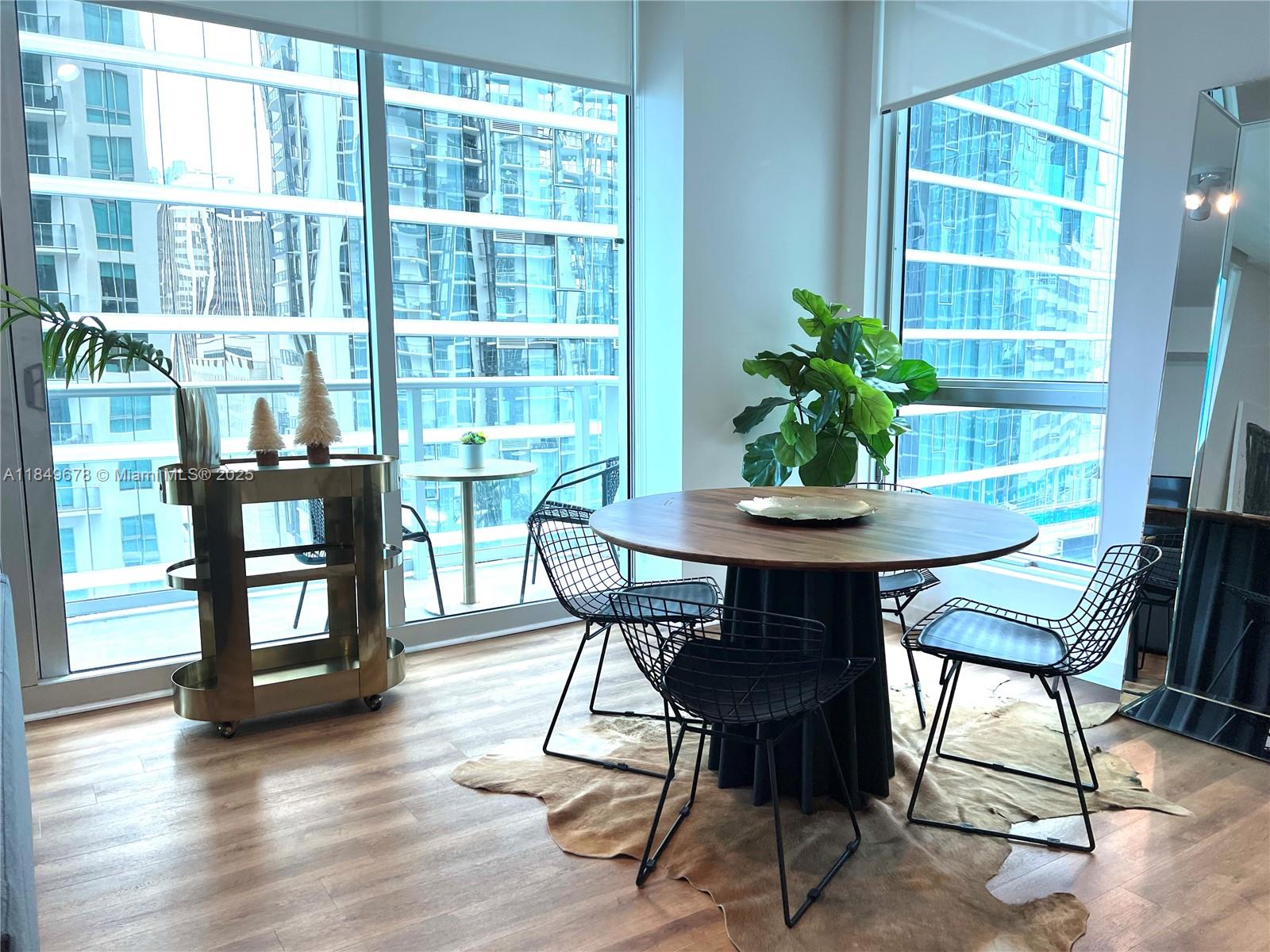 300 S Biscayne Blvd T-1602