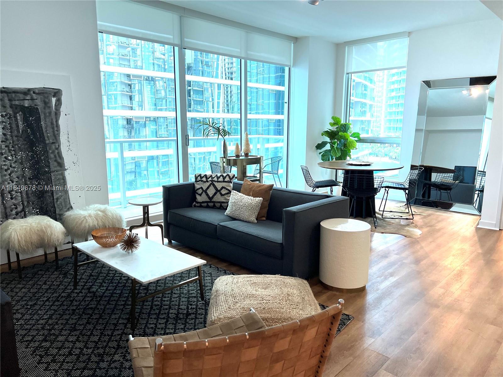 300 S Biscayne Blvd T-1602