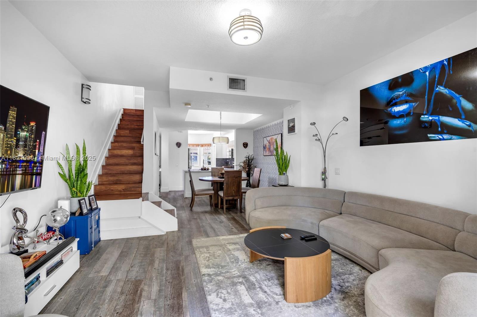 8940 NE 8th Ave 1203
