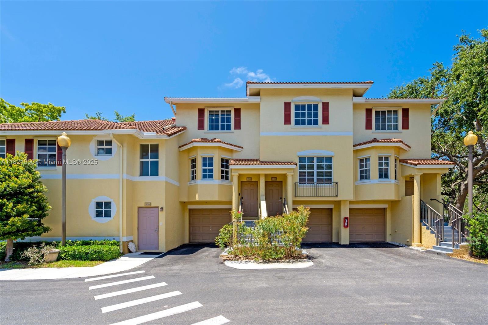 8940 Ne 8th Ave 1203, Miami, Broward County, Florida - 3 Bedrooms  
3 Bathrooms - 