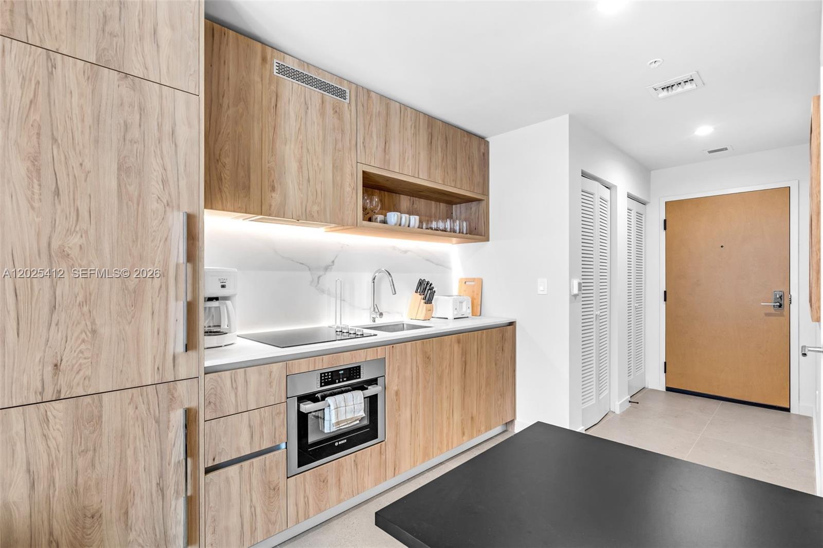 11 NE 6th St 2608