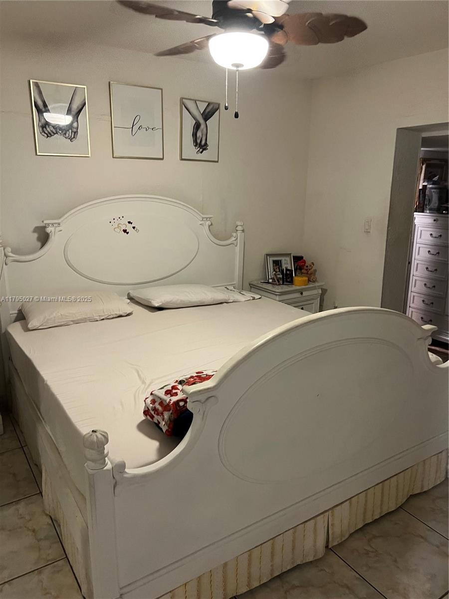 SUNSET MANOR - Residential