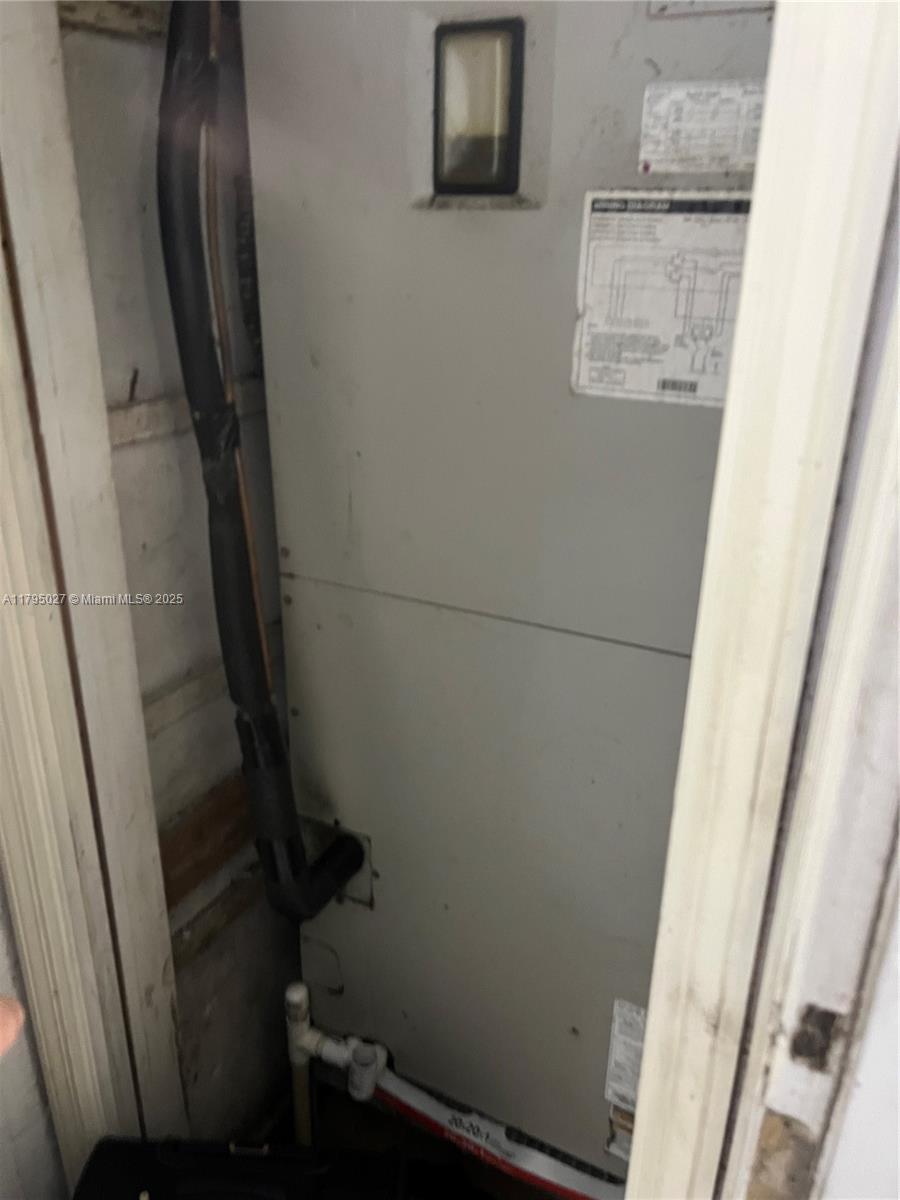 SUNSET MANOR - Residential