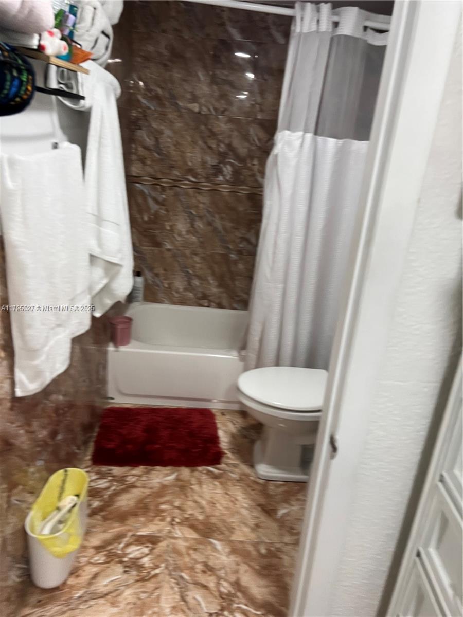 SUNSET MANOR - Residential