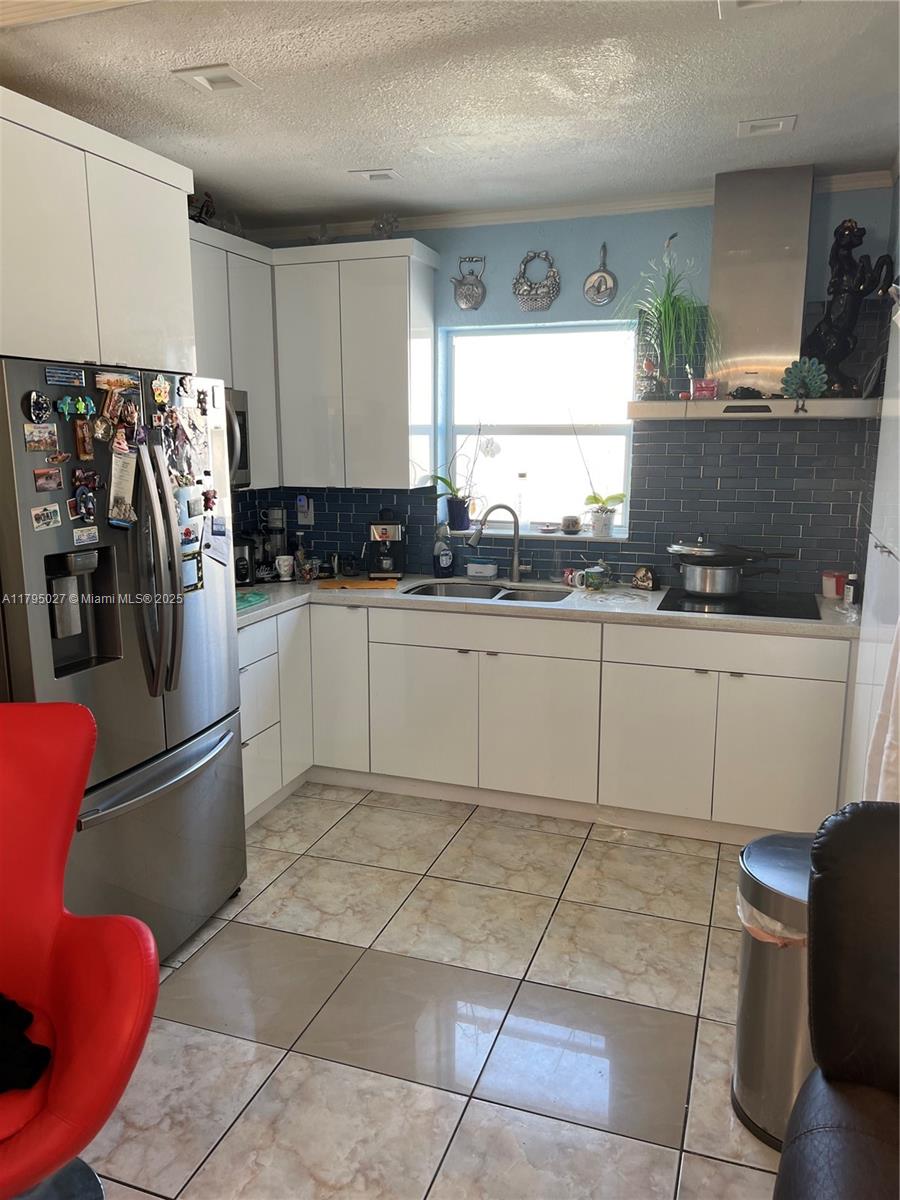 SUNSET MANOR - Residential