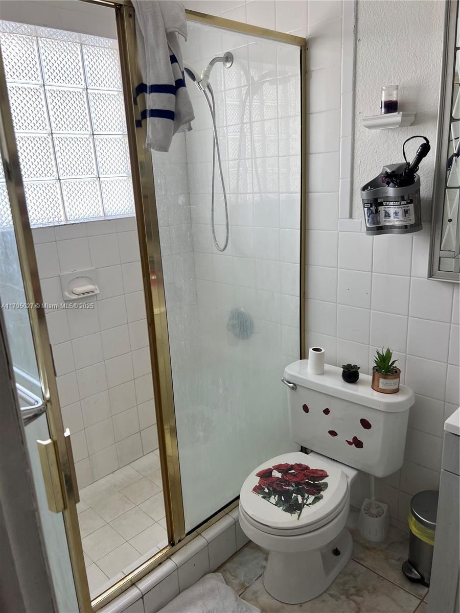 SUNSET MANOR - Residential