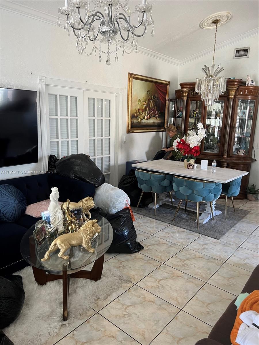 SUNSET MANOR - Residential