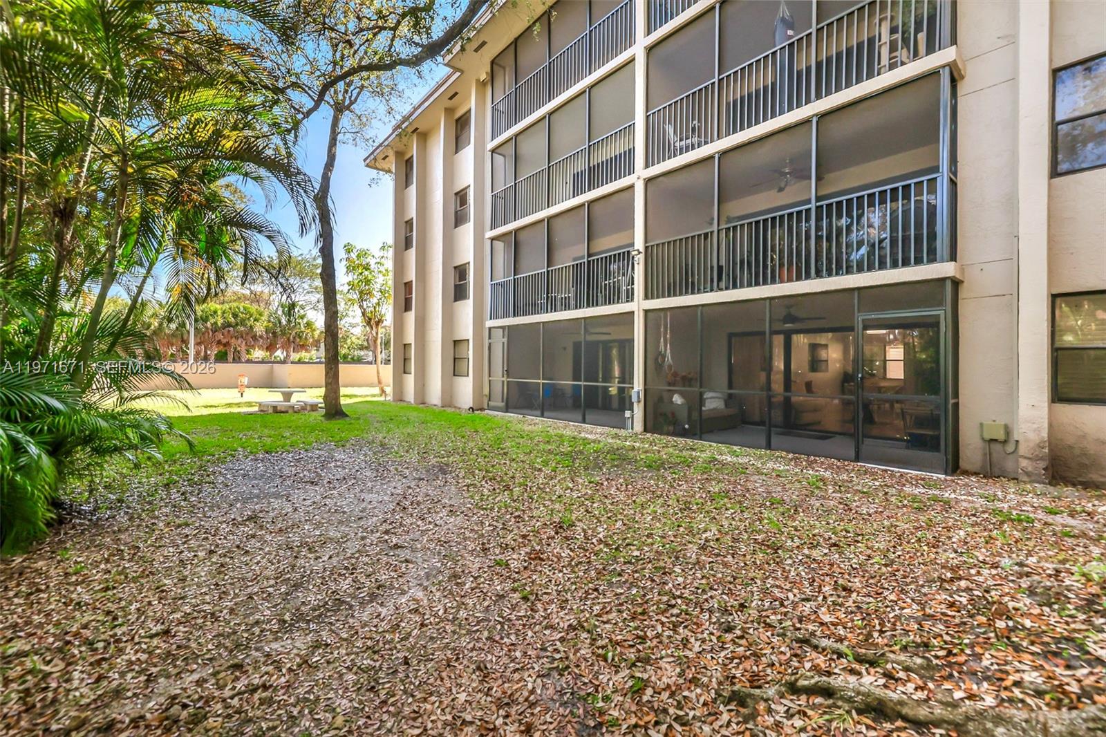 SUMMERTREE VILG CALIF CL - Residential