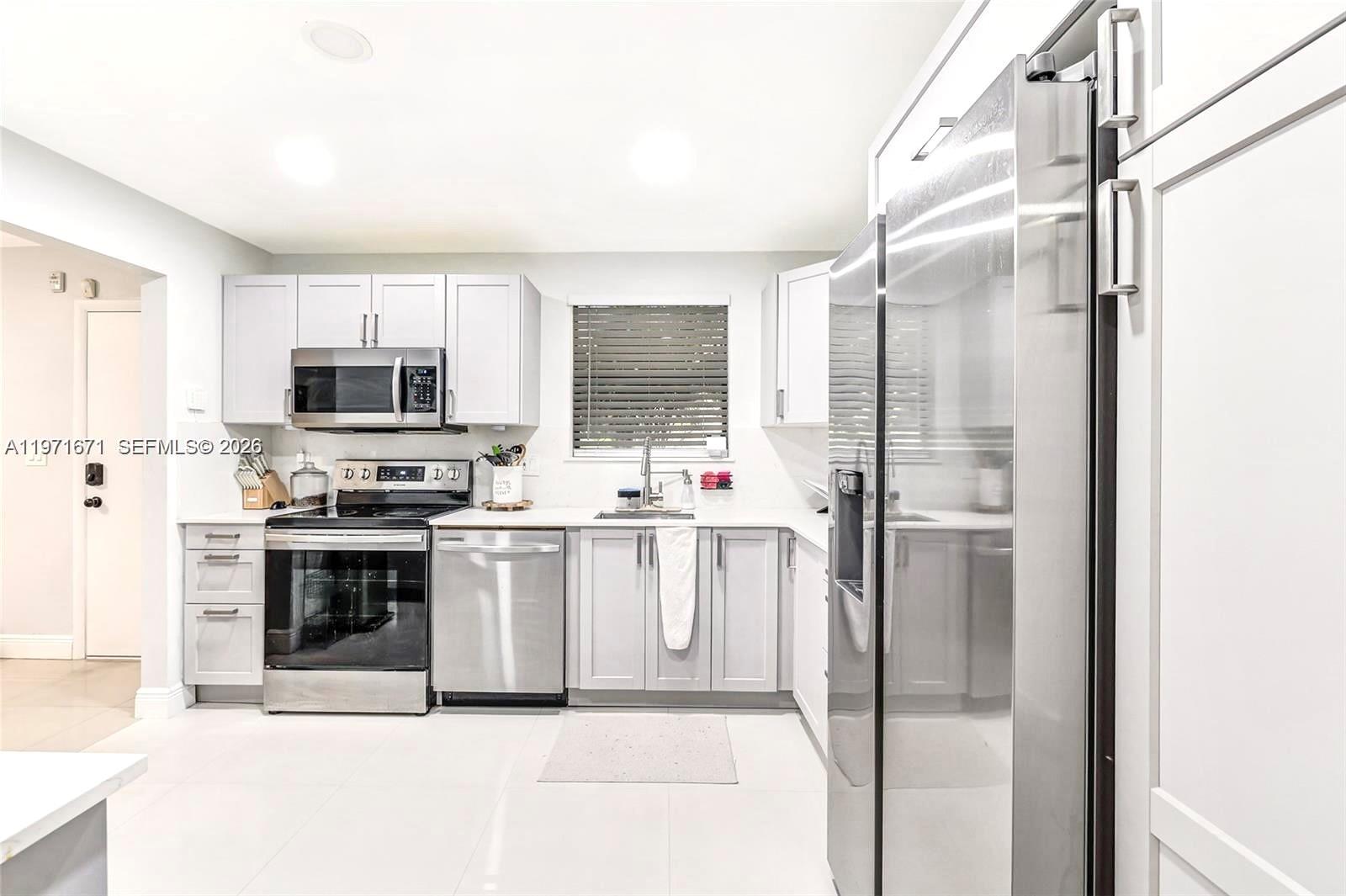 SUMMERTREE VILG CALIF CL - Residential