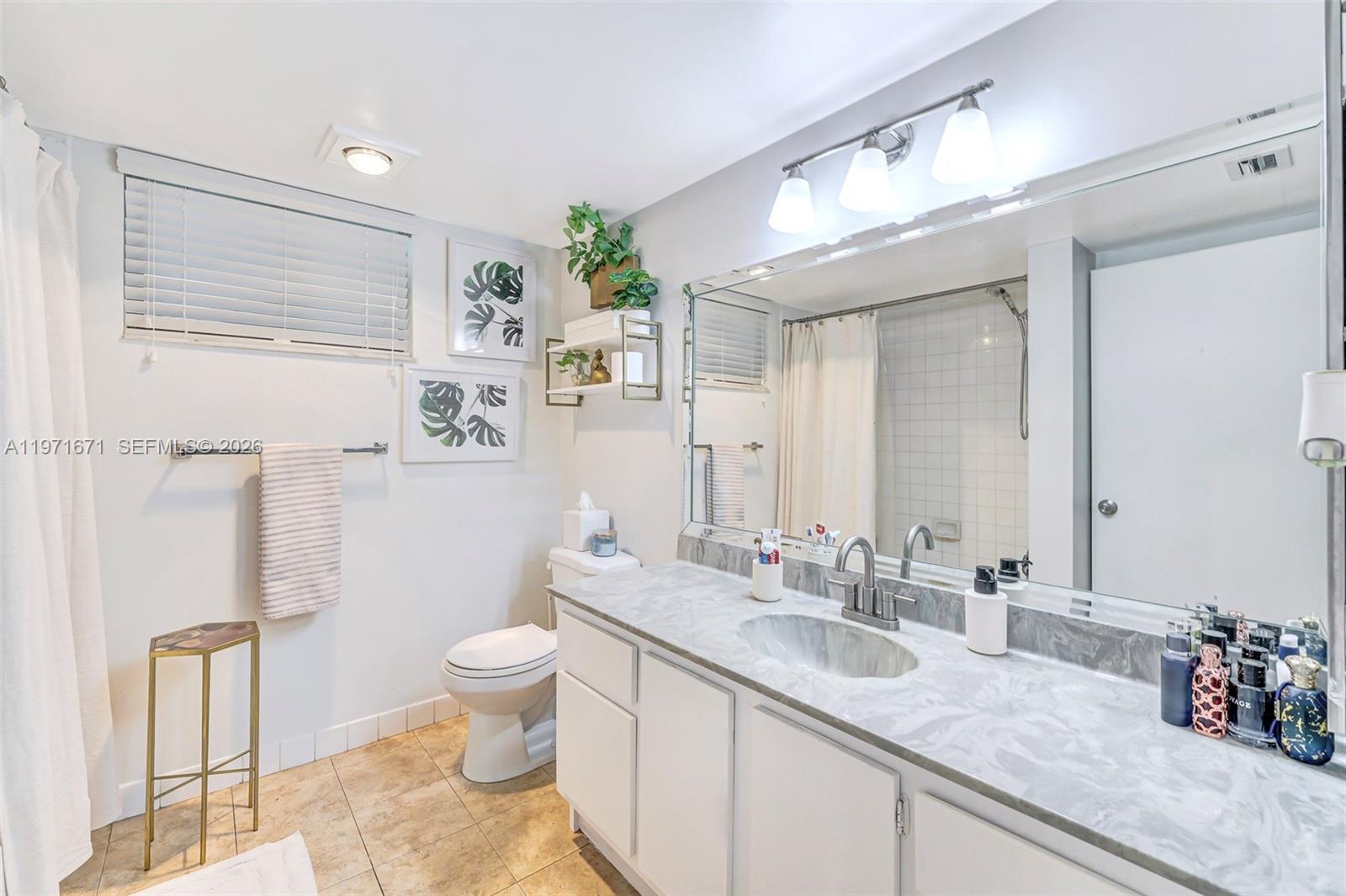 SUMMERTREE VILG CALIF CL - Residential