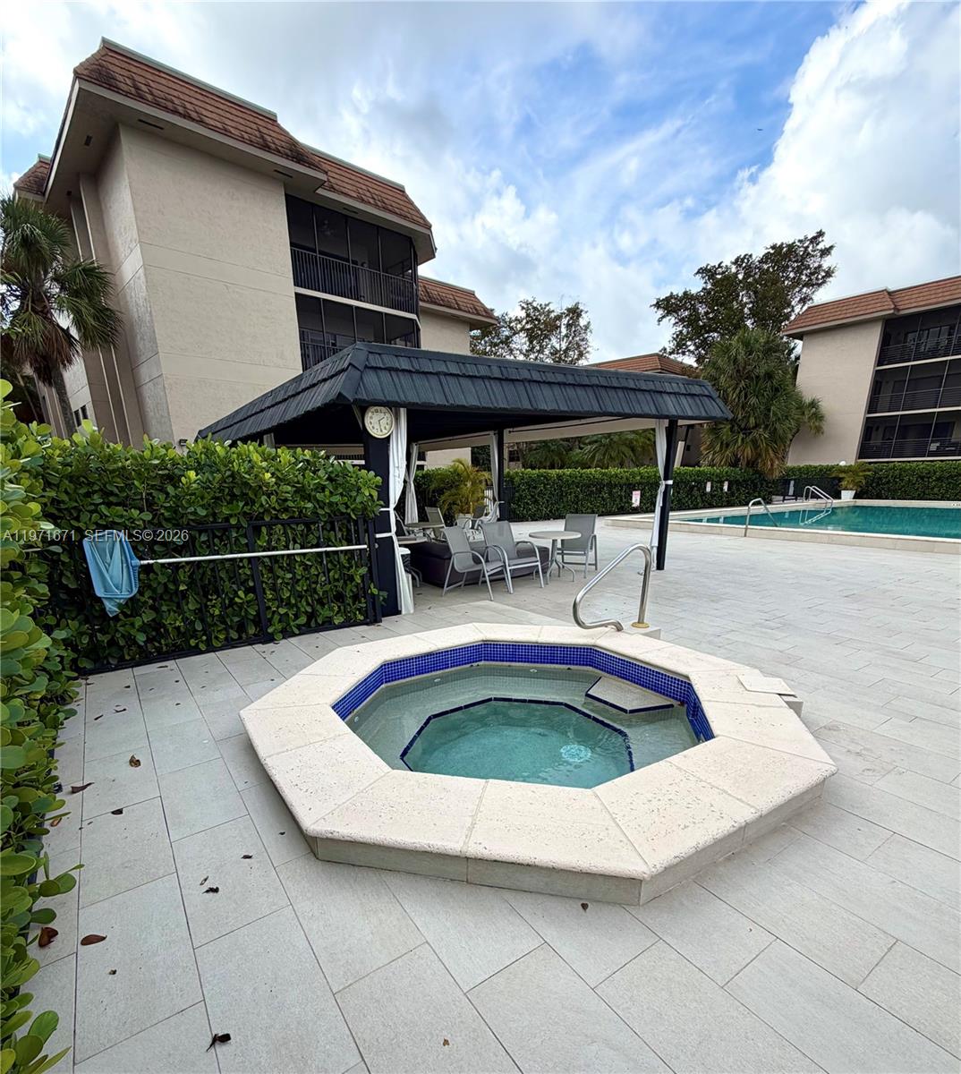 SUMMERTREE VILG CALIF CL - Residential